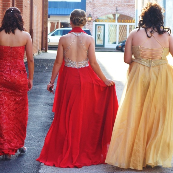 Red beaded prom dress 💃 - Picture 6 of 7